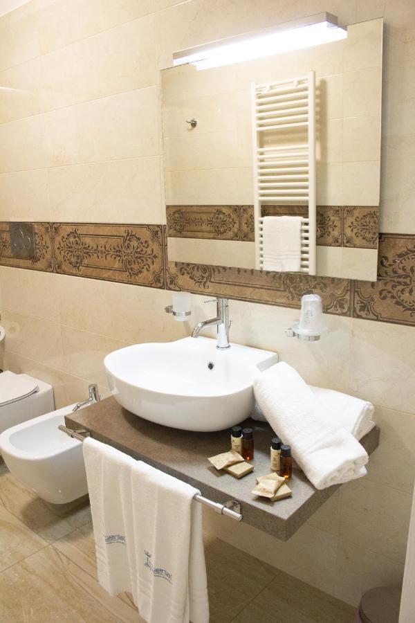 B&B Imperial Exclusive Rooms & Breakfast Порто-Чезарео Экстерьер фото
